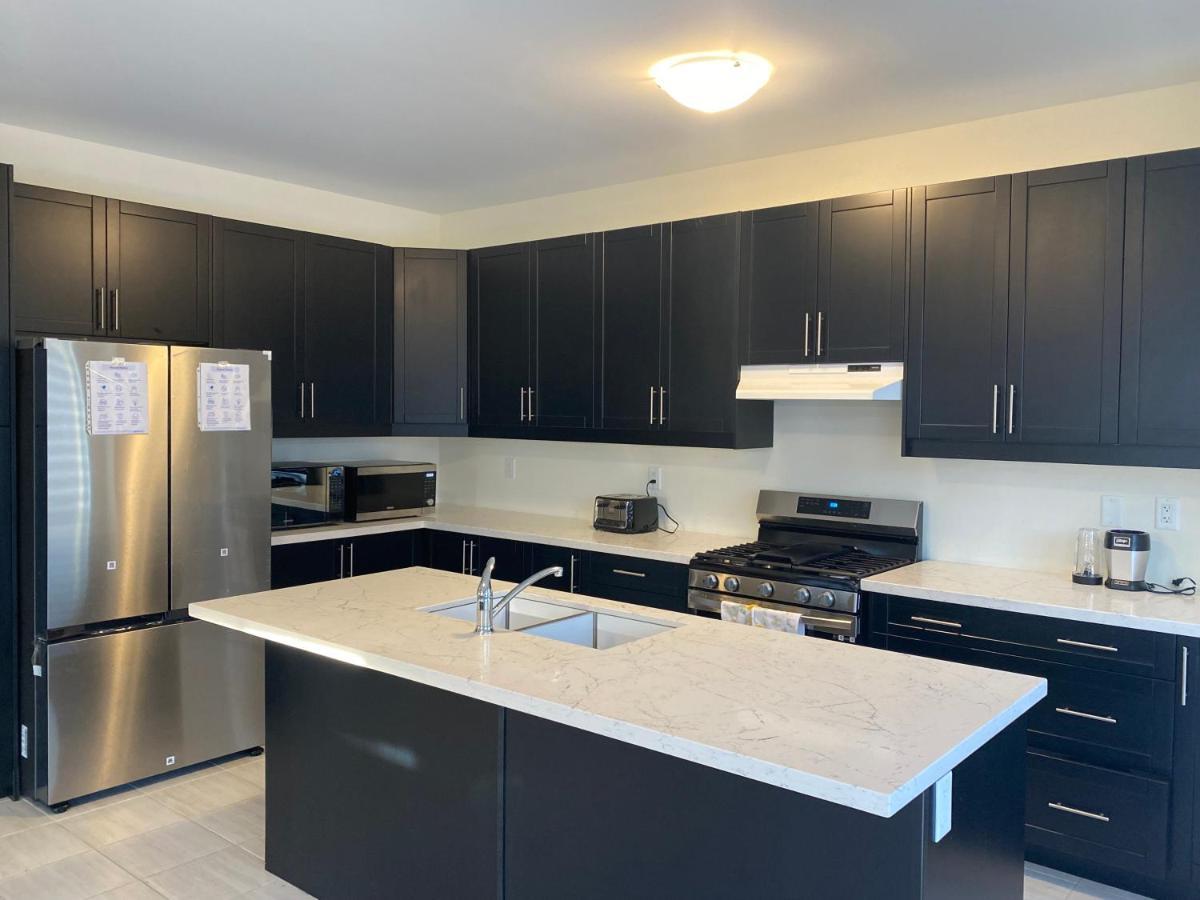537 Veterans Dr Brampton On L7A 0C4 빌라 외부 사진