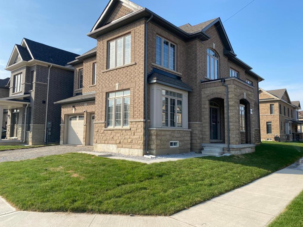 537 Veterans Dr Brampton On L7A 0C4 빌라 외부 사진