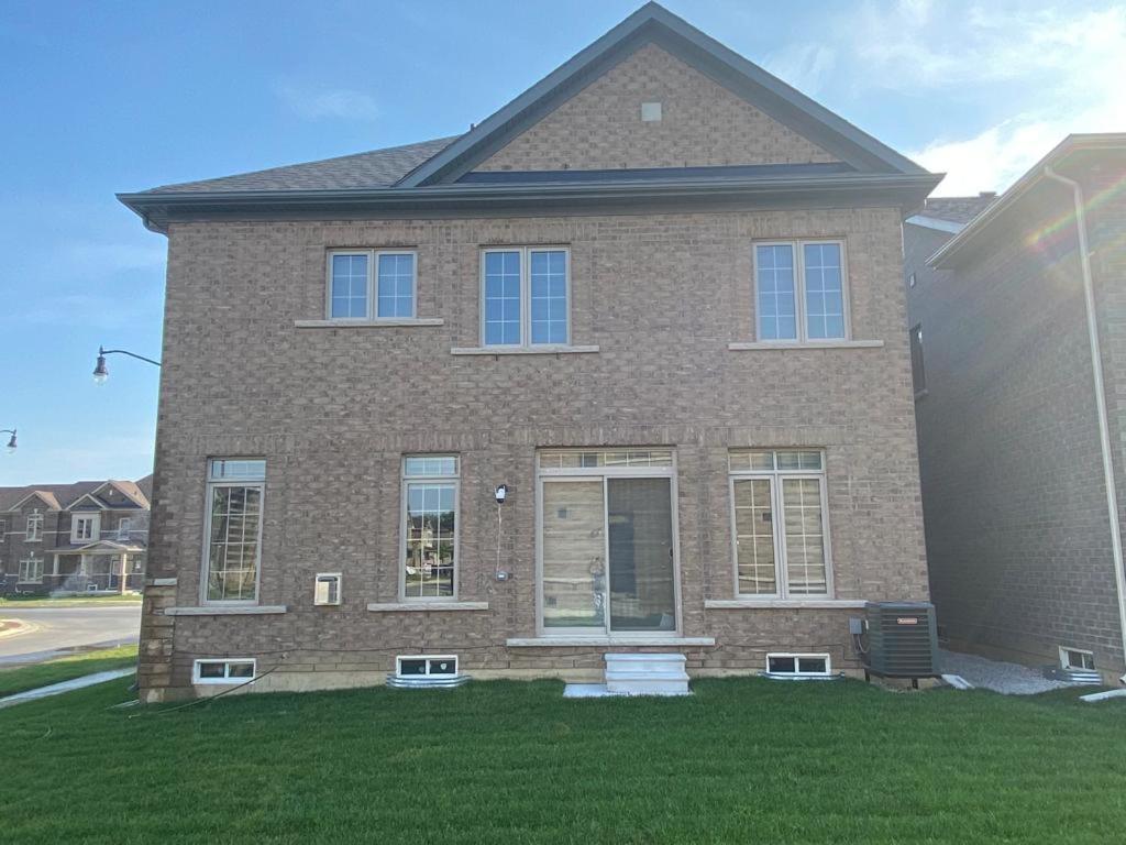 537 Veterans Dr Brampton On L7A 0C4 빌라 외부 사진