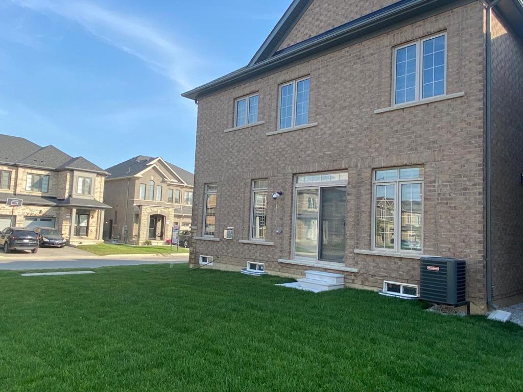 537 Veterans Dr Brampton On L7A 0C4 빌라 외부 사진